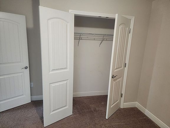 3rd image of 308 Bloomsbury Ave