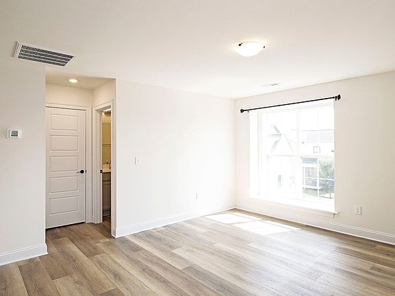 5th image of 6842 Chancery Ln
