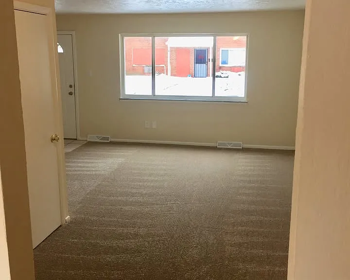 23673 Banbury Cir #6 — Photo 2