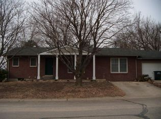 2211 4th St, Clay Center, KS 67432