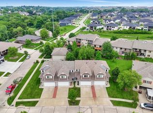 8743 Remi Dr, Lincoln, NE 68526