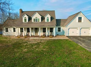 630 Colecrest Dr, Chilhowie, VA 24319