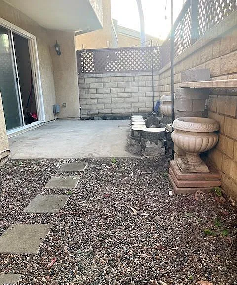221 Rosewood St — Photo 20