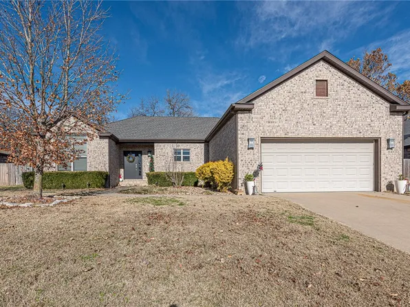 1914 Quinlan Ave, Lowell, AR 72745