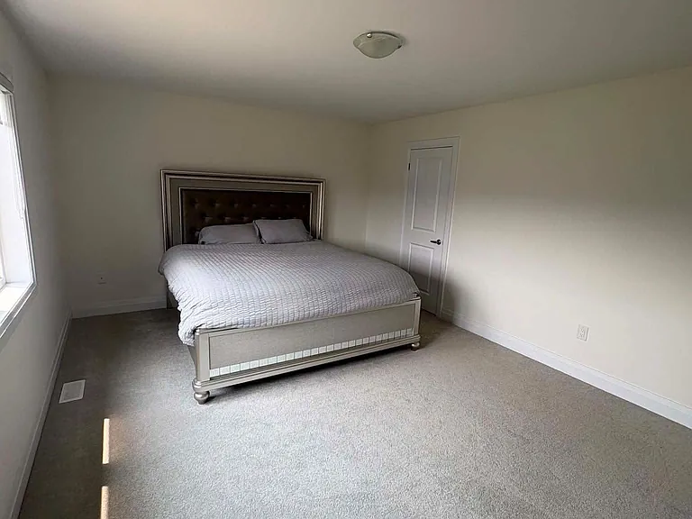 218 Mapleside Dr #UPPER — Photo 15