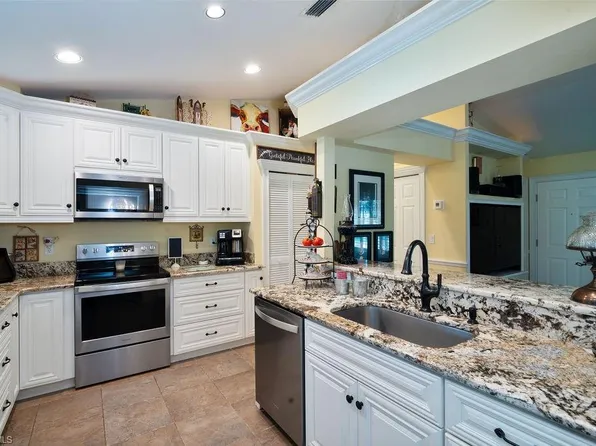 2421 22nd AVE NE, NAPLES, FL 34120