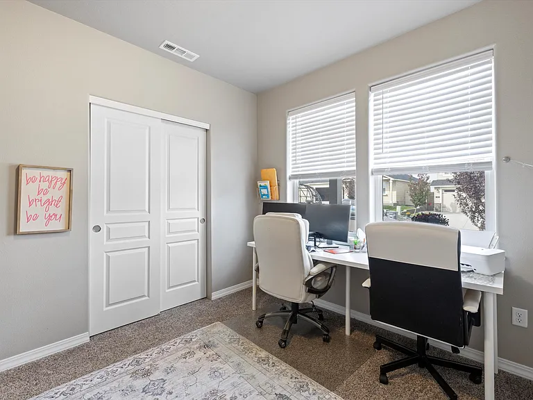 275 Wishkah Dr — Photo 4
