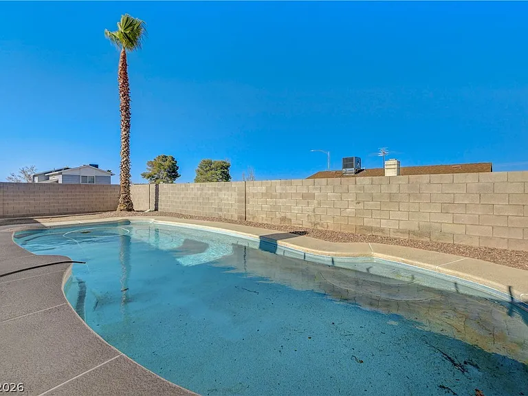 707 Honeybee Ct — Photo 39