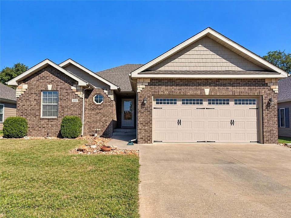 1st image of 307 Jamestown Dr
