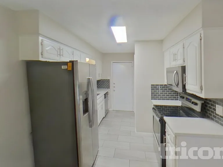 3910 Lillie St — Photo 6
