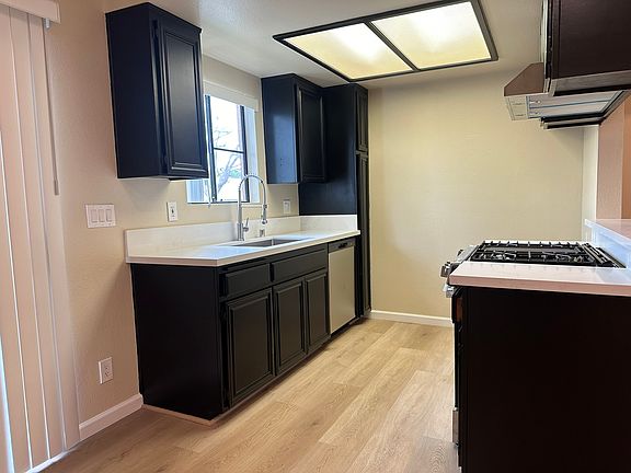 3rd image of 6202 Fulton Ave #108