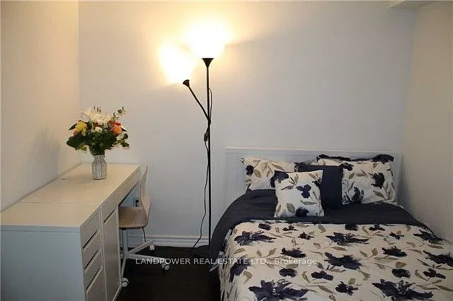 386 Yonge St #2504 — Photo 7