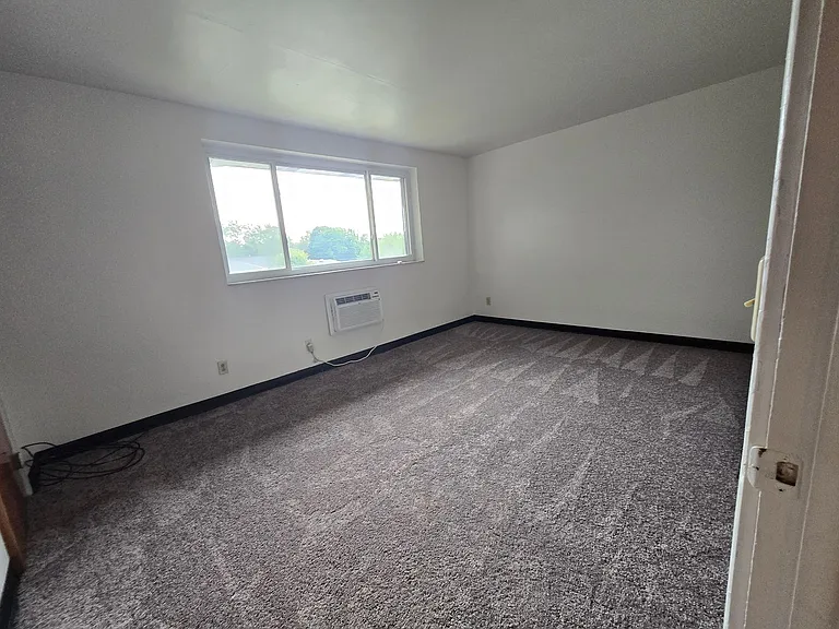 305 Aqua Ct — Photo 13