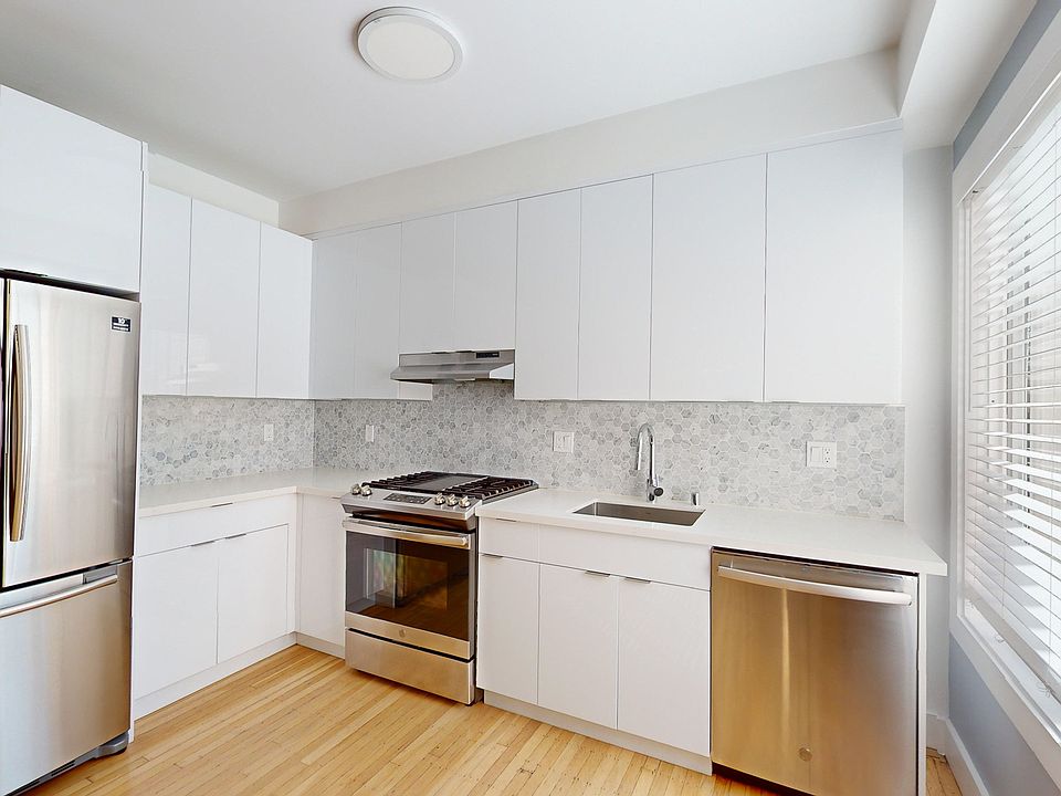 1st image of 2942 Franklin St APT 7
