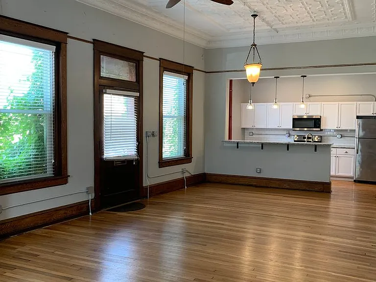 109 Pendleton St — Photo 1
