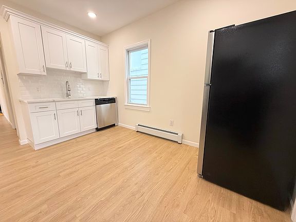 4th image of 356 Carnegie Pl Floor 1