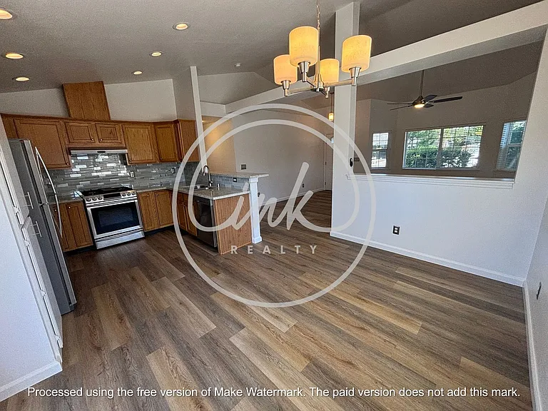 1327 E Marion Russell Dr — Photo 3