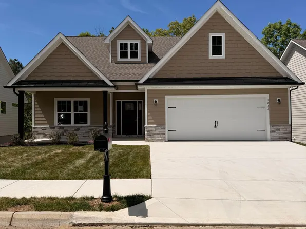 1632 Green Meadows Ln, Lenoir City, TN 37771