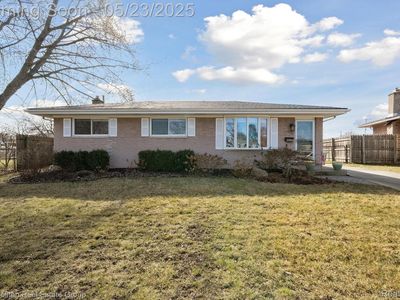 20524 Pleasant St, Saint Clair Shores, MI, 48080
