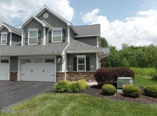 164 Paddock Cir, Schenectady, NY 12306