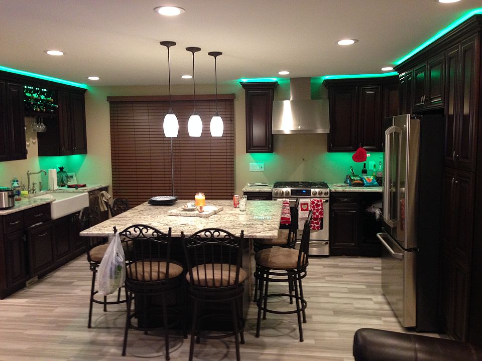 1st image of 131 E Zoranne Dr