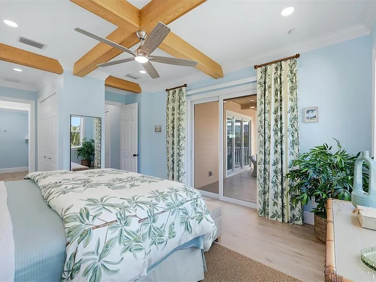 113 Aqua Ln — Photo 35