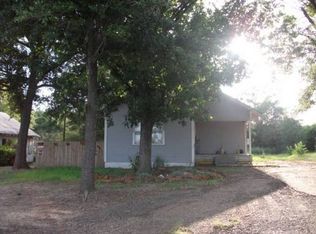 1002 Nelson St, Linden, TX 75563