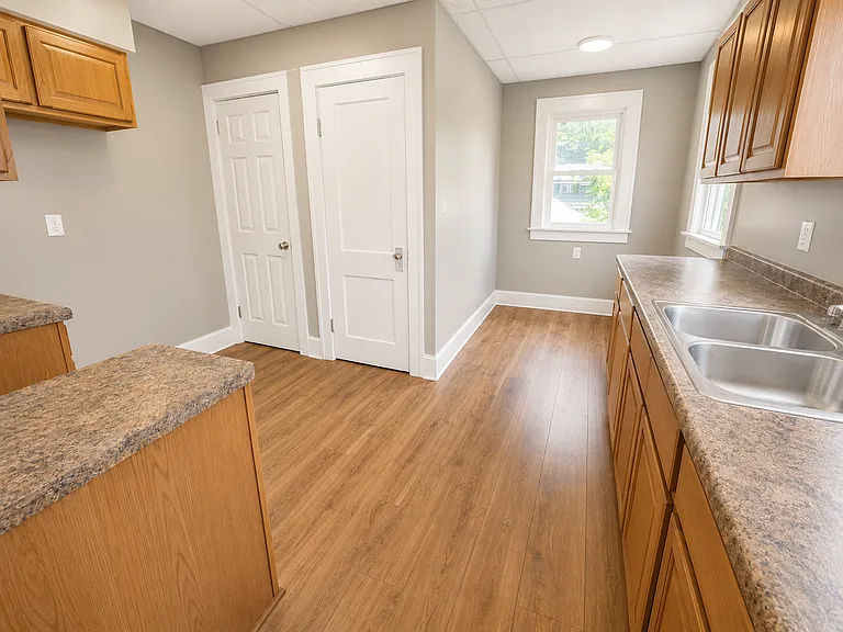 407 E Archer Ave — Photo 5