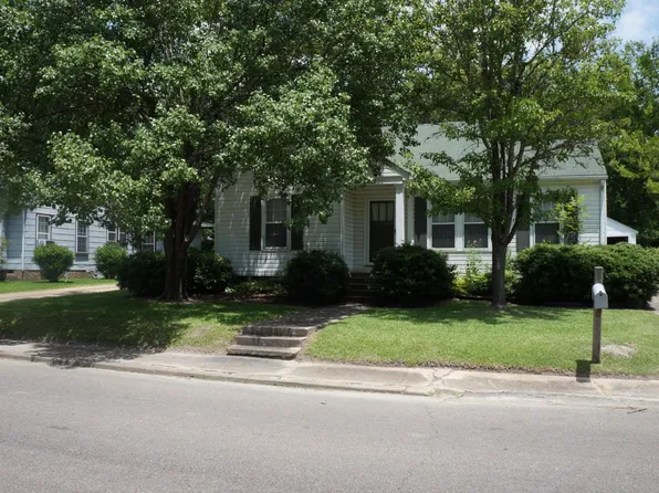 500 Grove St, West Point, MS 39773