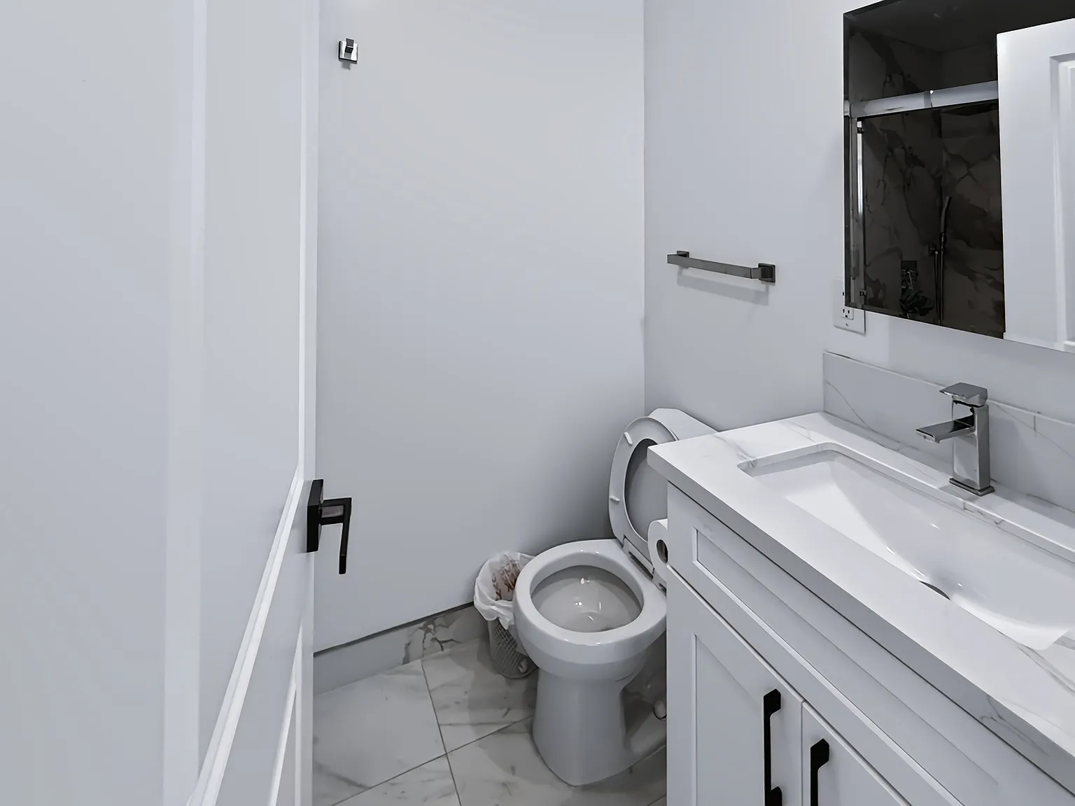 1 bed, 800 sqft, $2,400 — Photo 2
