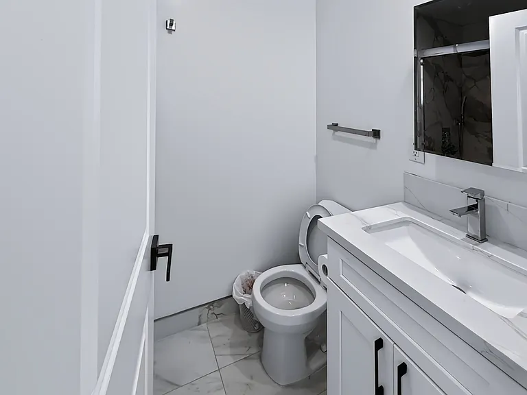 938 Everett St #1 — Photo 2