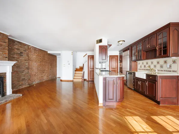 347 West 22nd Street image 1 of 7