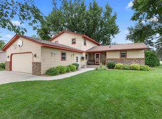 529 Thomas Ave, Shakopee, MN 55379