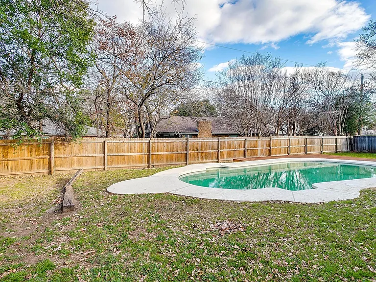 4107 Shamrock Dr — Photo 36