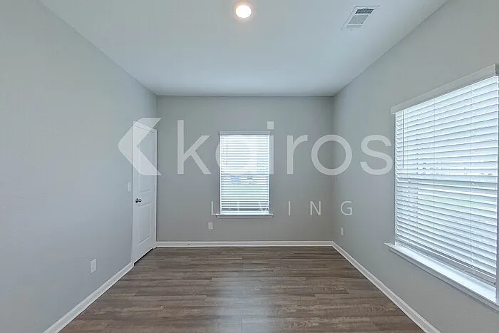 6008 Argyle Loop — Photo 4