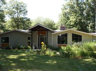 128 Log Hill Rd, Carlisle, MA 01741