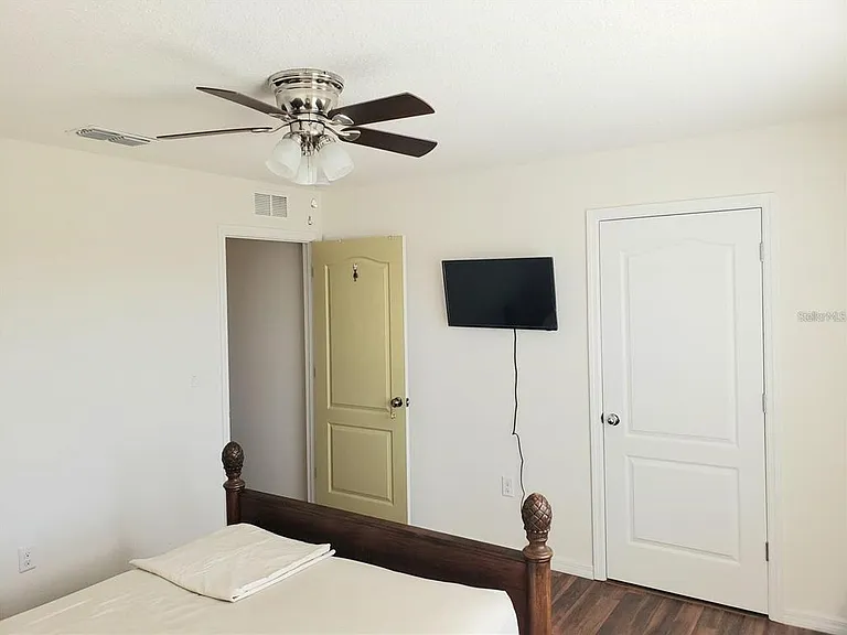 138 Lazy Willow Dr — Photo 5