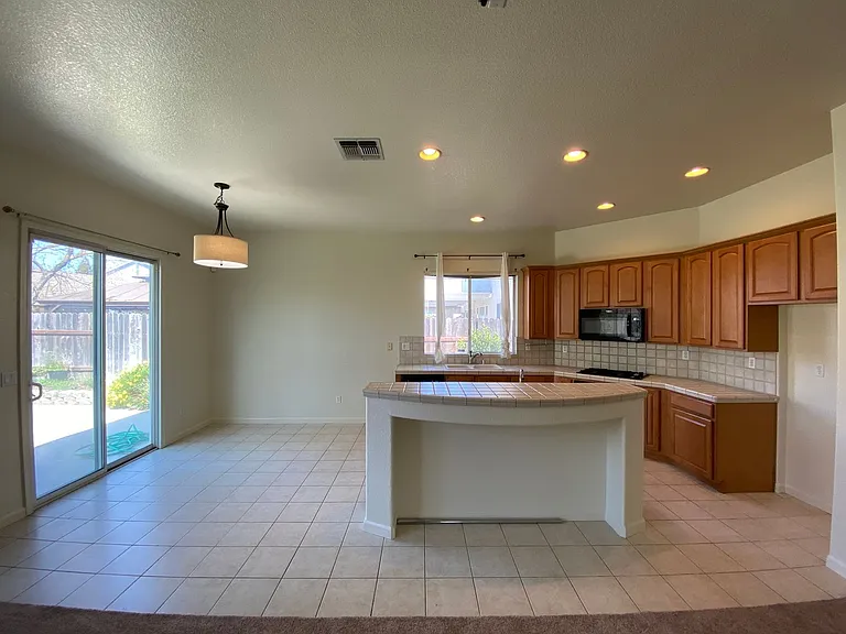 9748 Roedell Way — Photo 9
