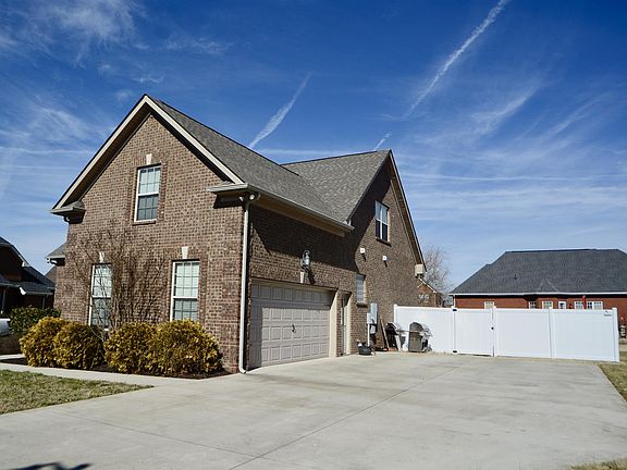 3rd image of 3334 Shady Forest Dr