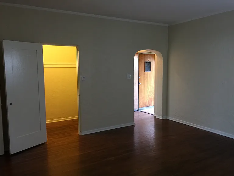 774 Redondo Ave #10 — Photo 5