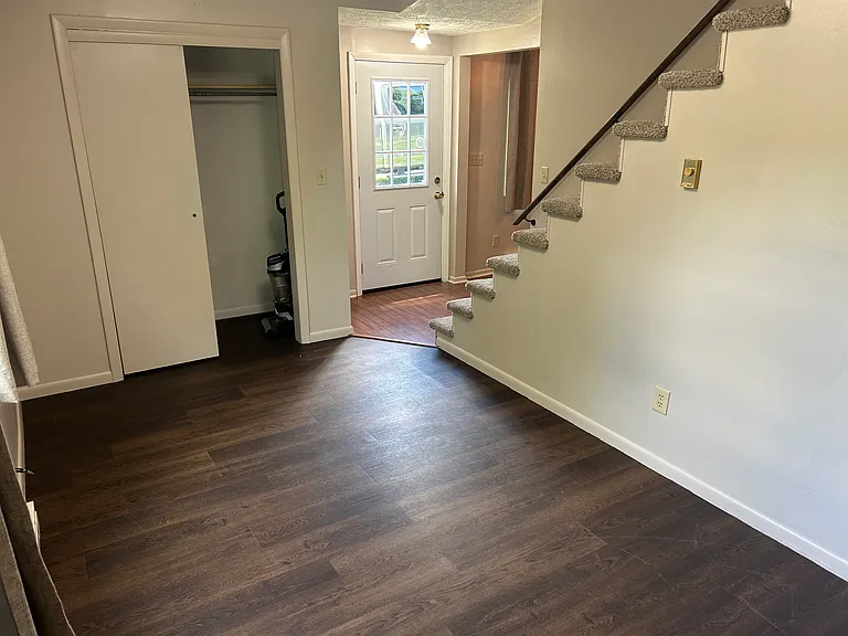 144 S Wade Ave #C — Photo 6
