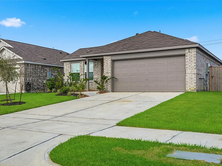 9323 Speckled Trout Dr — Photo 1