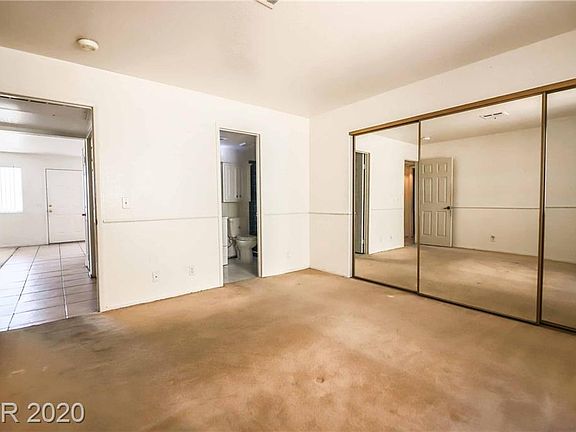 5th image of 332 S Buffalo Dr Unit 101