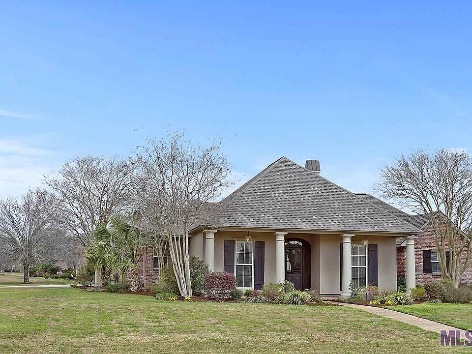 1st image of 38066 Therese Ct E