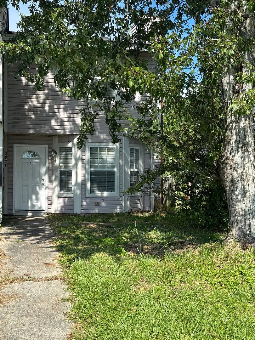 2bd 1.5ba Townhouse w/ Bonus Rm & Deck — Photo 1