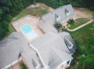 1 Okeena Dr, Jackson, TN 38305