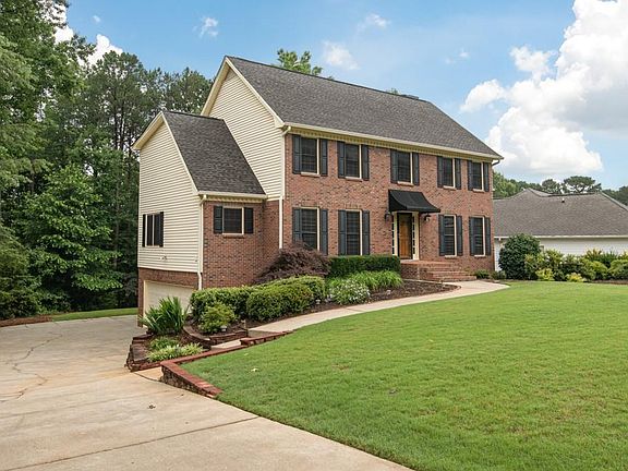 2nd image of 401 Timber Laurel Ln