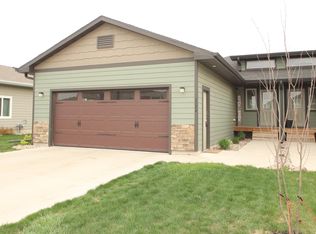 2724 E Sunburst Dr, Brandon, SD 57005