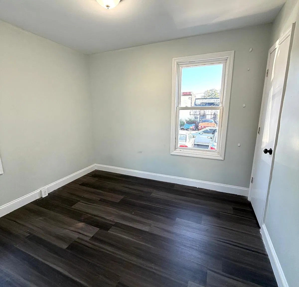 3 bed, 950 sqft, $2,450 — Photo 4