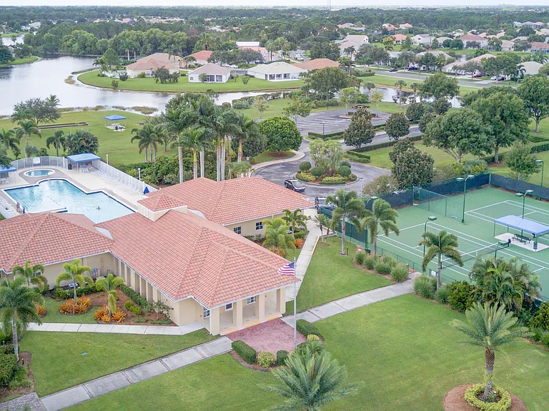 726 SW Aruba Bay — Photo 34